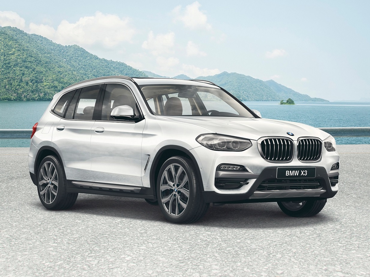 BMW X3 agora oferece para os consumidores brasileiros a versão xDrive 20i X Line, capaz de entregar 184 cavalos e 29,5 kgfm de torque.