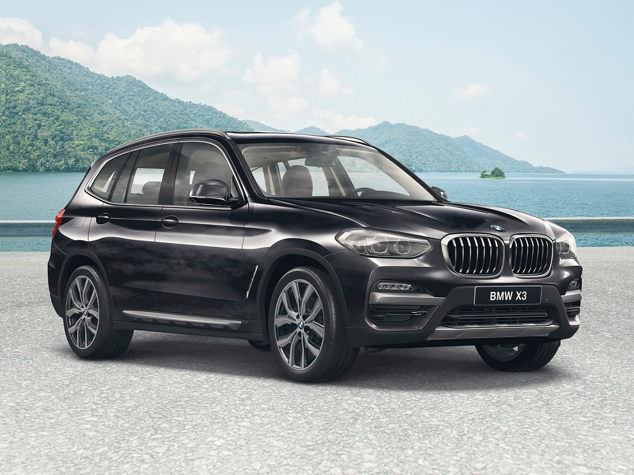 BMW X3 agora oferece para os consumidores brasileiros a versão xDrive 20i X Line, capaz de entregar 184 cavalos e 29,5 kgfm de torque.