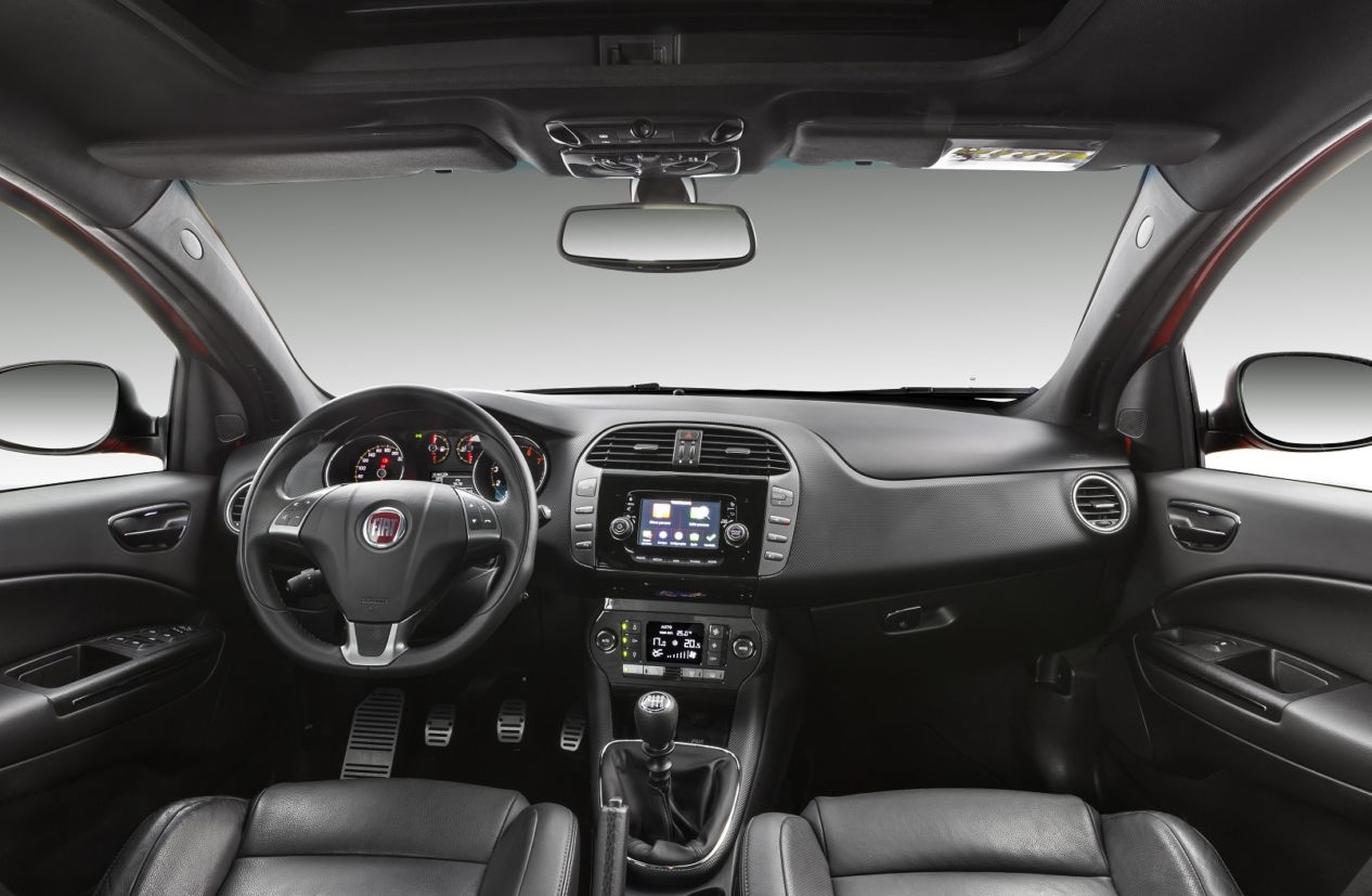 Fiat Bravo T-Jet 2015/16 já raz visual reestilizado, além do motor 1.4 turbo de 152 cv de potência