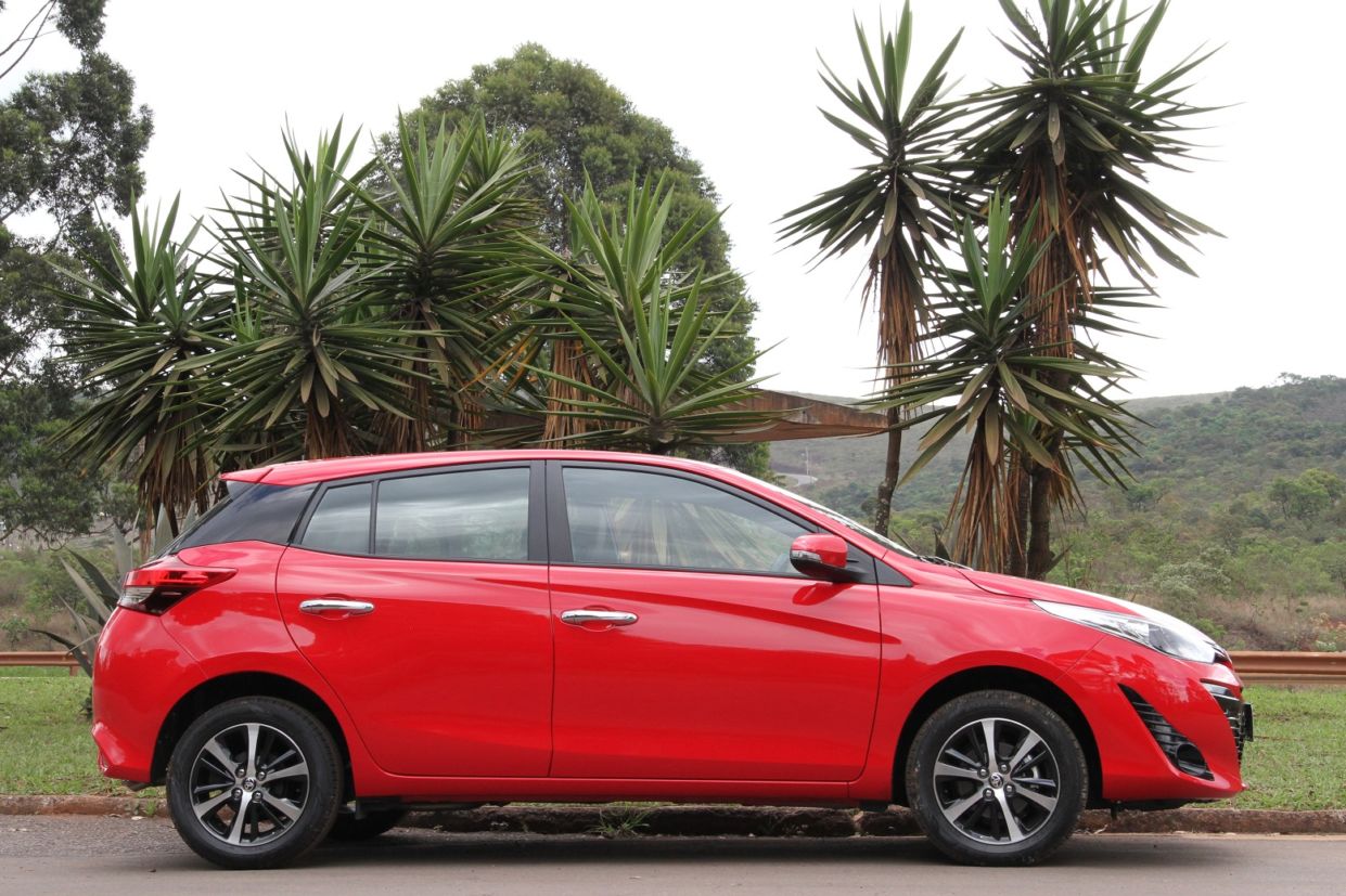 Toyota Yaris hatch, na versão XLS, a mais equipada da gama, tem bons atributos dentro do segmento de compactos