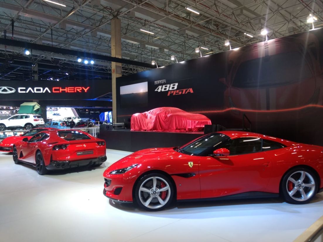 Estande da Ferrari é sempre um dos mais visitados do Salão