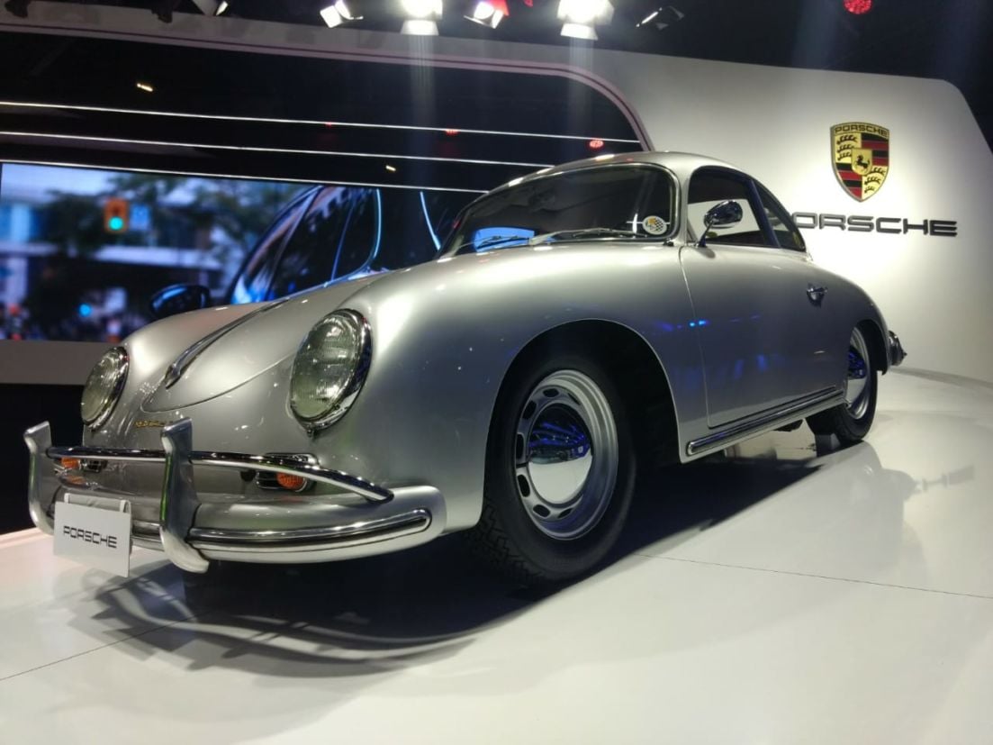 Carros antigos no Salão do Automóvel de São Paulo 2018: 356 Coupé 1957 em exibição no estande da Porsche