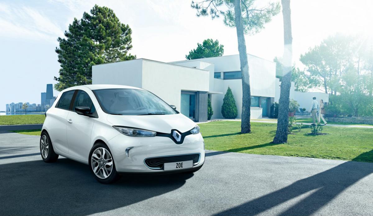 A pré-venda do carro elétrico da Renault, Zoe, está prometida para duas lojas desde o dia 6, mas até hoje só uma delas oferece o serviço.