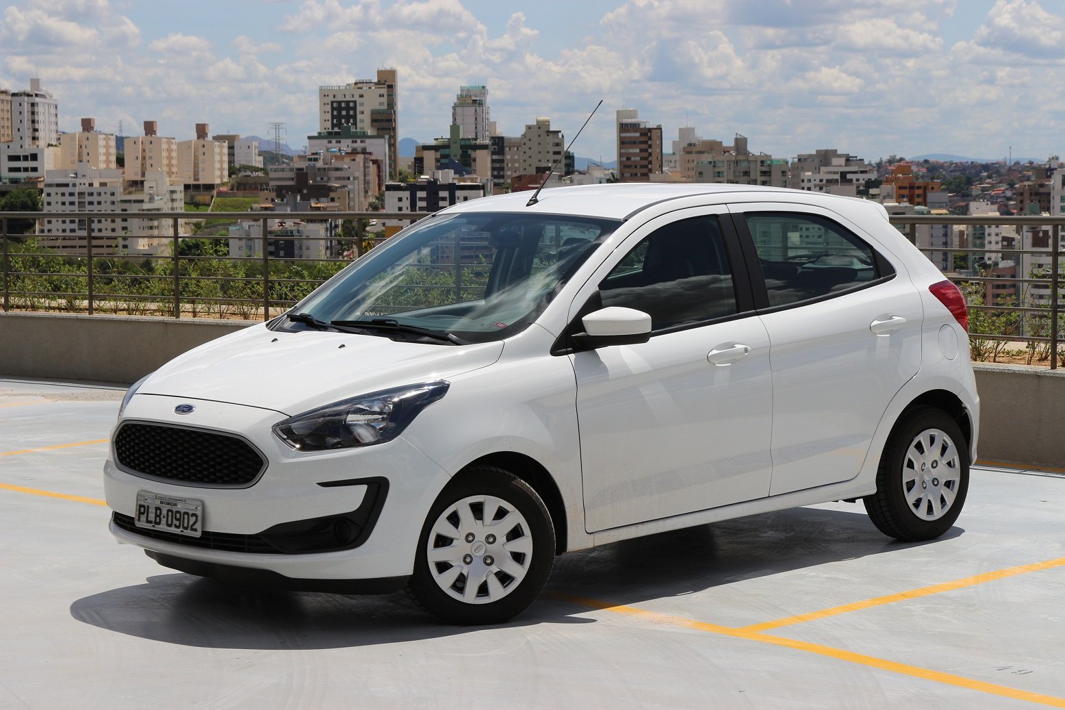 Por problemas na instalação da bateria, Ford convoca 143,5 mil unidades do Ka para recall. Veículos envolvidos foram produzidos em 2018 e 2019.