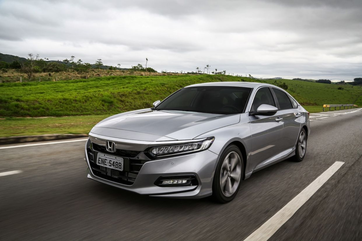 Totalmente reprojetado, Honda Accord trocou o motor V6 3.5 por um 2.0 turbo de quatro cilindros