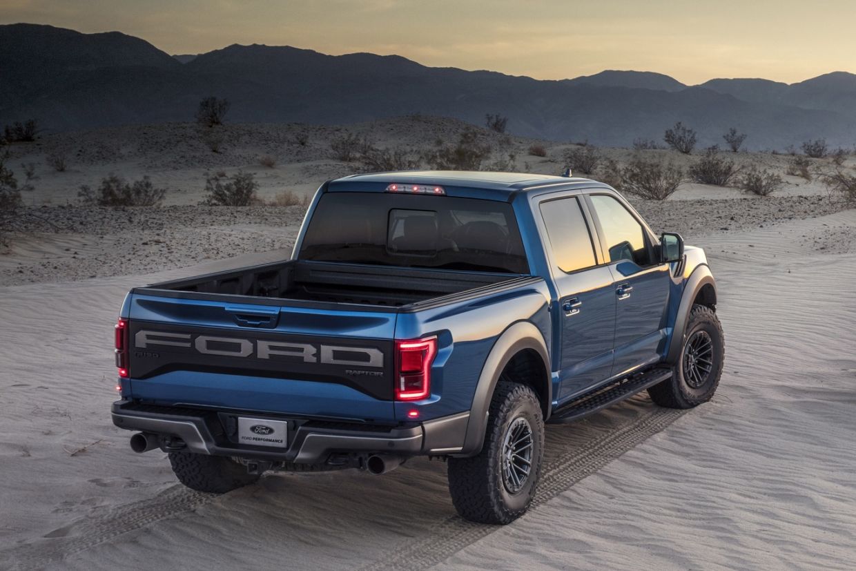 Ford Raptor é um verdadeiro gigante na terra capaz de vencer obstáculos quase intransponíveis