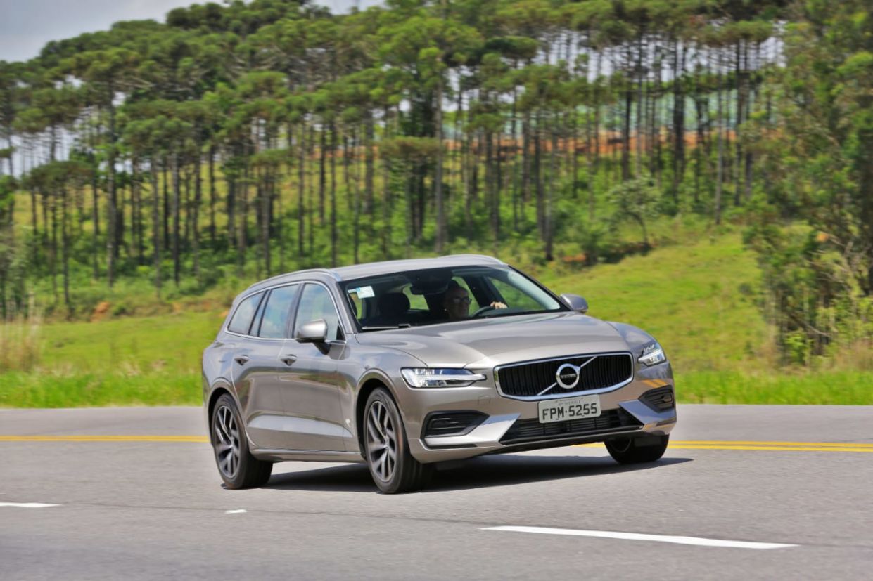volvo v60 2019 1 Volvo V60 é uma das poucas peruas ainda a venda no Brasil
