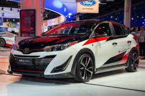 hot hatch toyota yaris redim