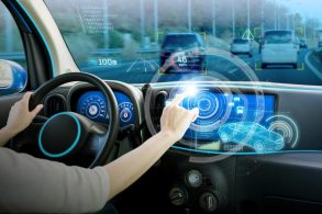 carro autonomo painel shutterstock