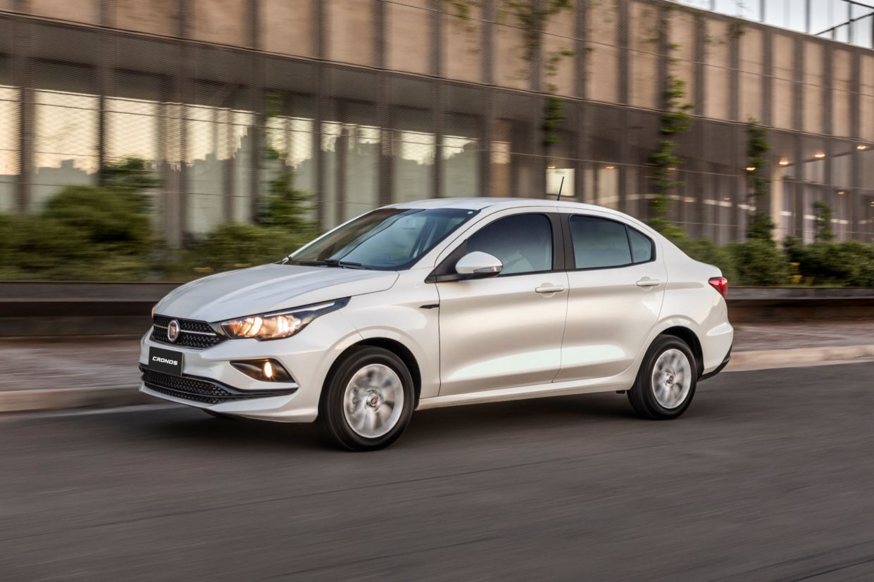 fiat cronos drive fiat cronos drive em movimento, de frente