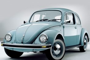 volkswagen fusca azul de frente da serie comemorativa ultima edicion feita no mexico em 2003