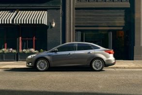ford focus fastback seda sedan