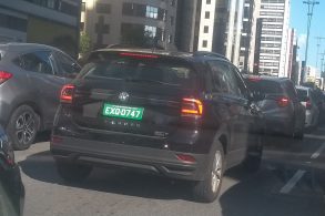 alex antoniassi t cross flagrado na avenida paulista