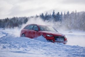 audi rs 4 avant conducao no gelo