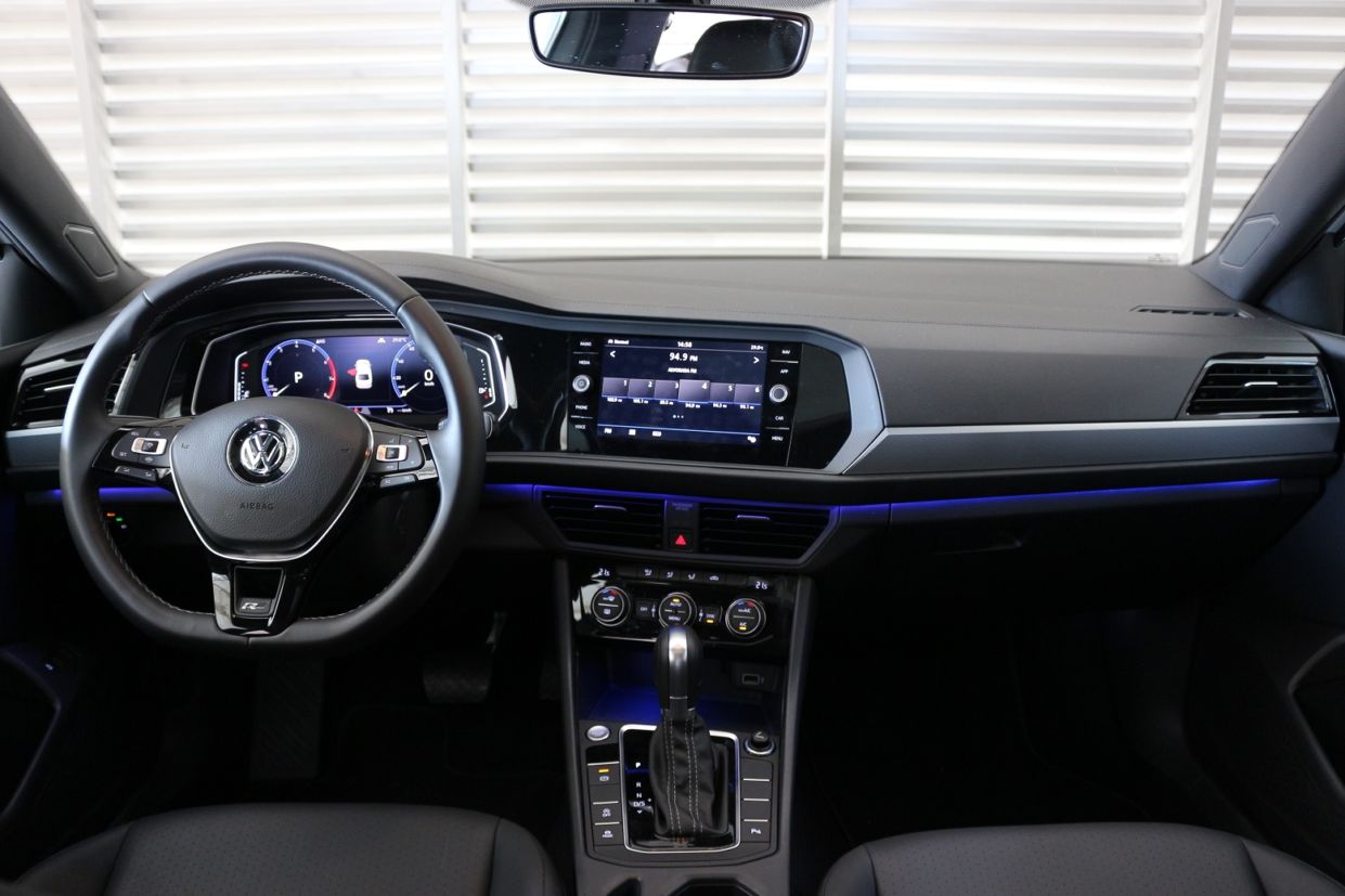 Nova geração do Volkswagen Jetta ganhou equipamentos e espaço, mas perdeu a suspensão traseira multilink