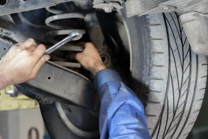 Não existe um prazo específico para trocar os amortecedores