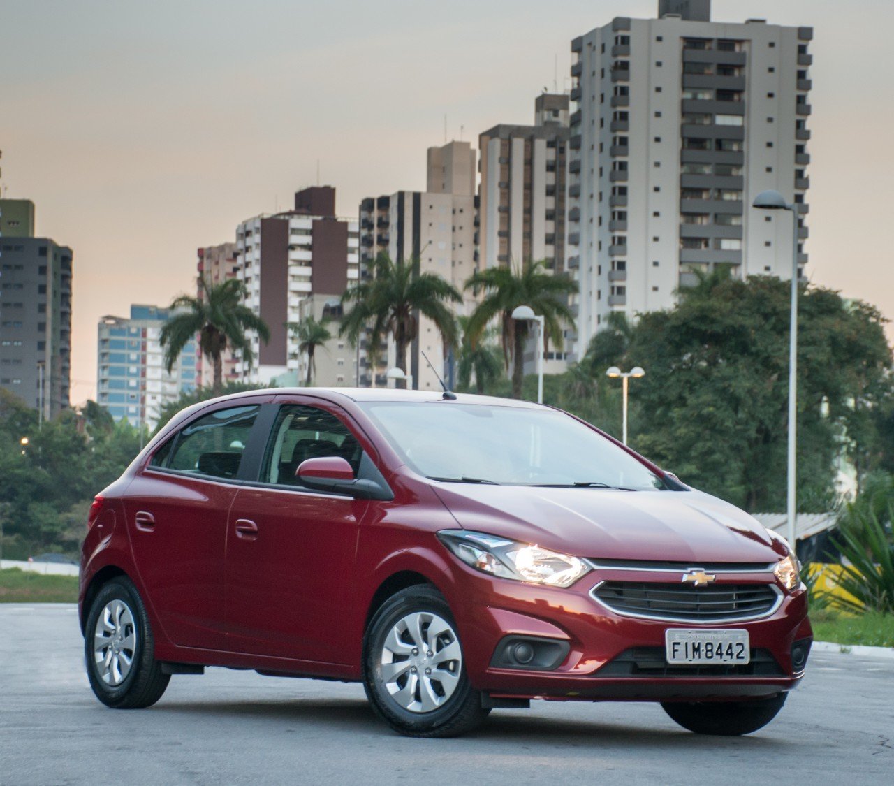 melhores carros populares até R$ 50 mil: chevrolet onix lt 1