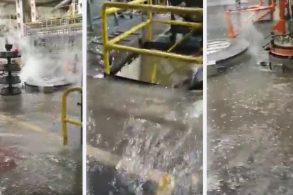 fabrica mercedes inundada