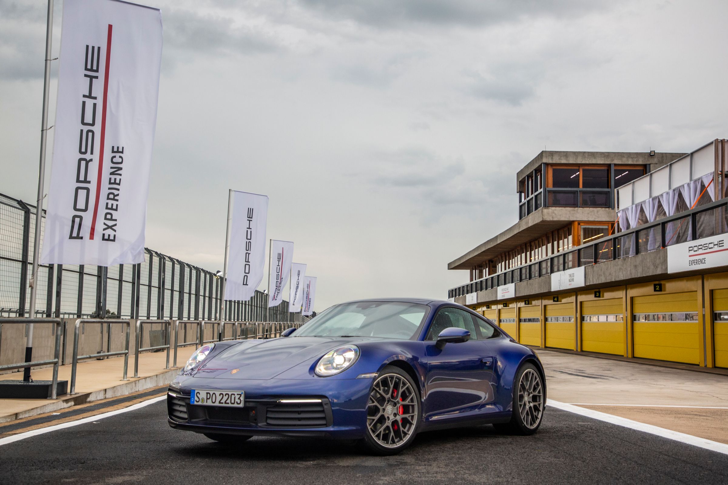 Novo Porsche 911 chega ao Brasil