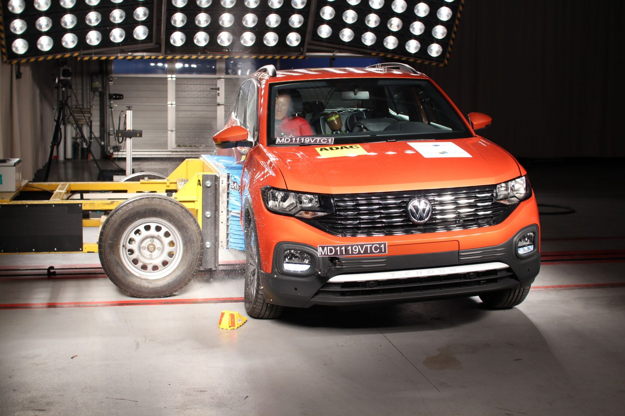 VW T-Cross e Toyota Yaris têm ótimo resultado em crash-test