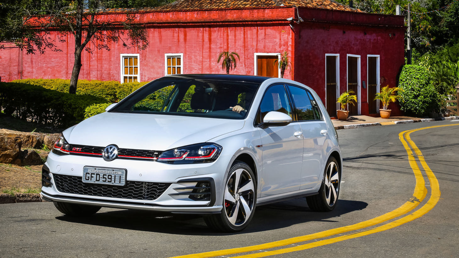 vw golf gti 2019 branco de frente