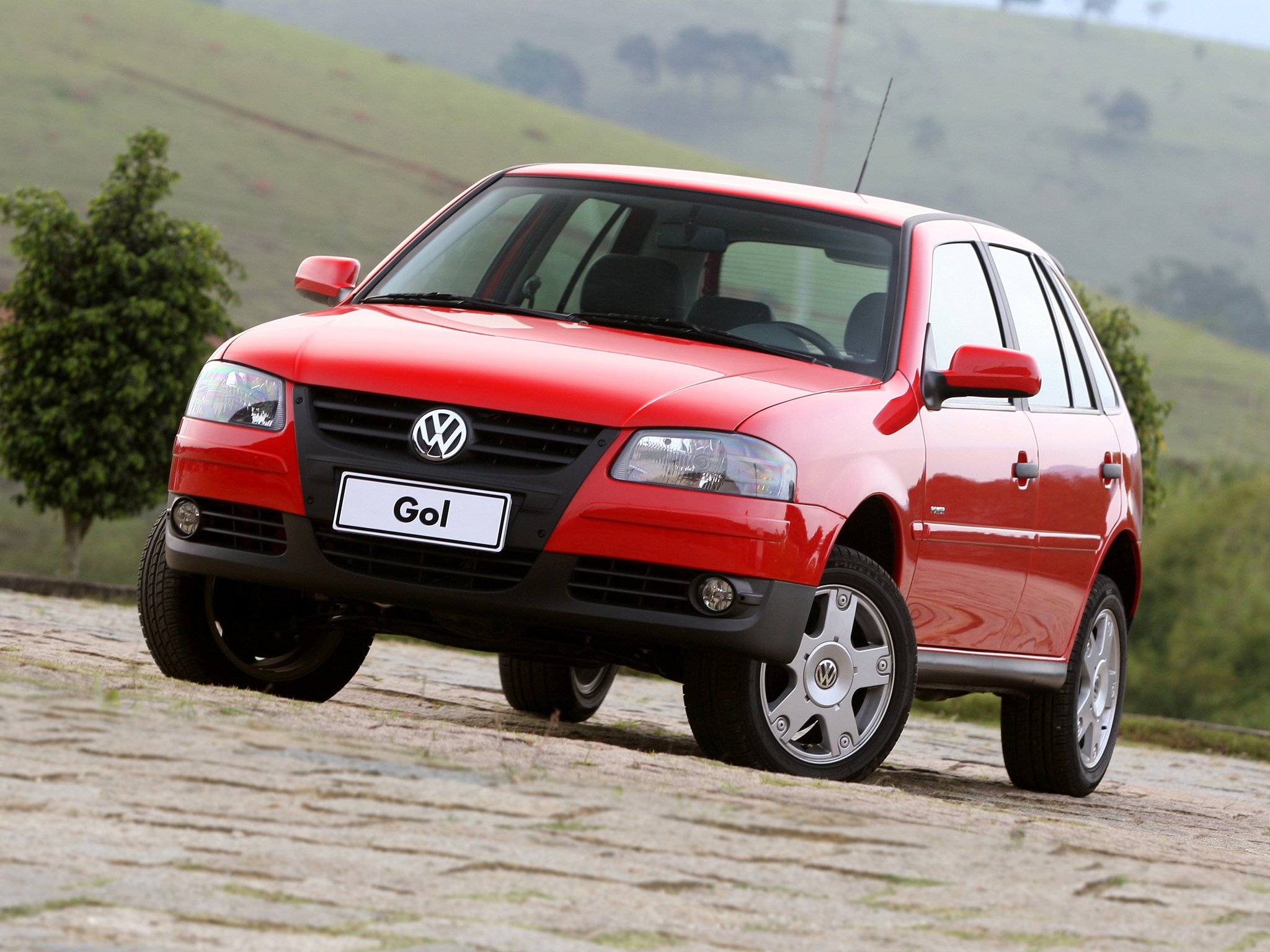 volkswagen gol power vermelho estacionado