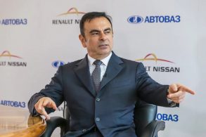 carlos ghosn 1200