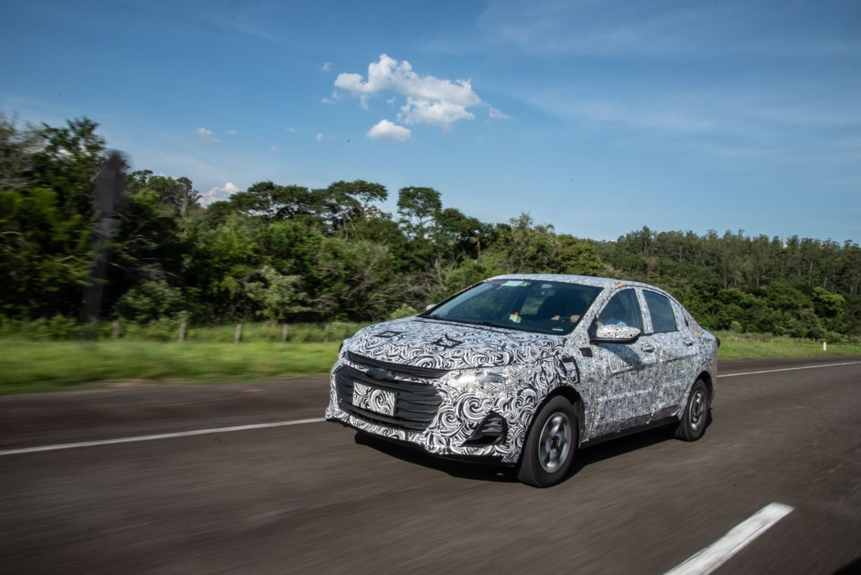 Chevrolet faz prévia do novo Prisma; sedã do Onix deve ... Chevrolet faz prévia do novo Prisma; sedã do Onix deve ...