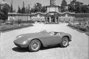 ferrari 500 mondial spider by pinin farina 1 1 2