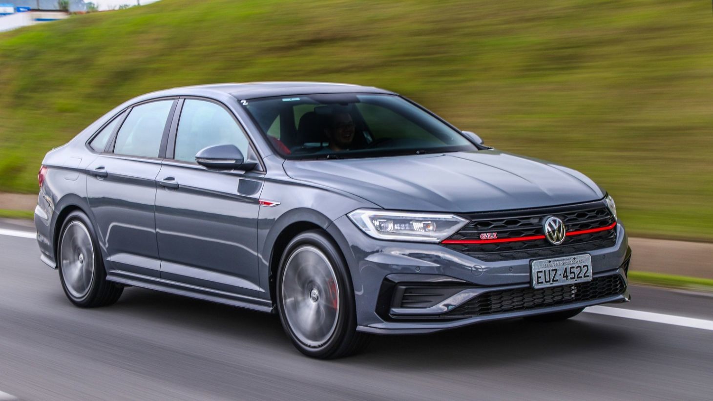 catavistorias jetta-gli-34-frente-1460x821 Antigos carros esportivos Volkswagen: relembre as siglas famosas