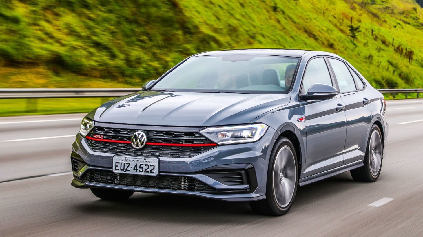 Jetta GLI com 230 cv chega em junho por R 144.990