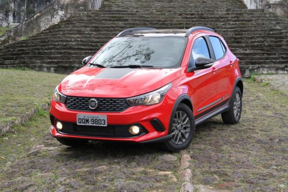 fiat argo trekking 1