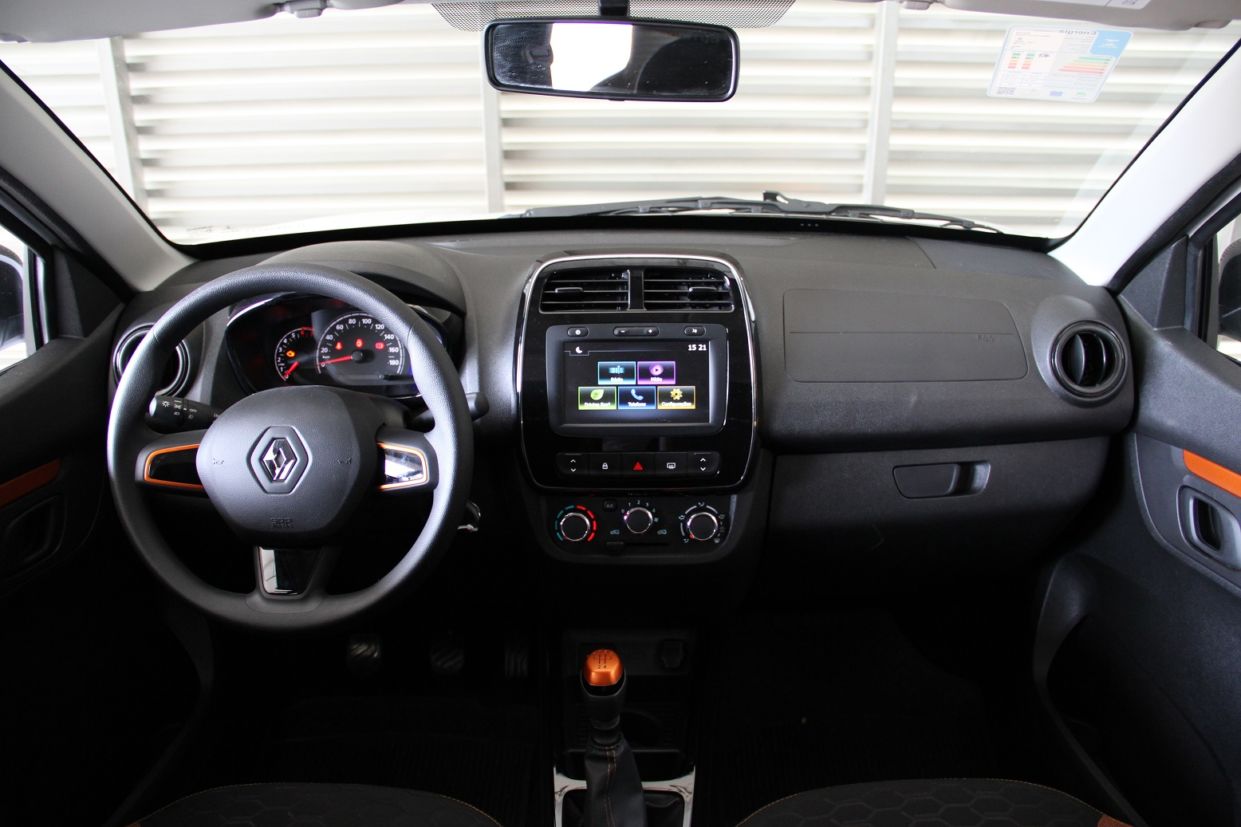 renault kwid outsider interior