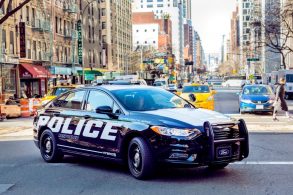 viatura ford police responder hybrid sedan