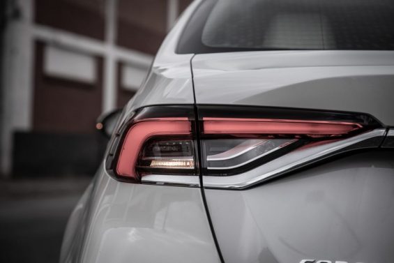 toyota corolla 2020 altis hibrido 29