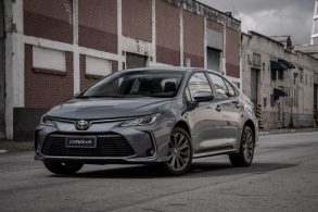 novo corolla 2020 xei cinza de frente