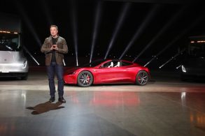 elon musk tesla caminhao semi esportivo roadster