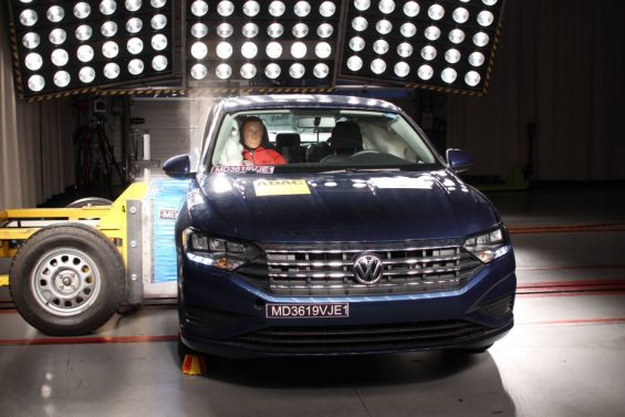 teste seguranca volkswagen jetta 4