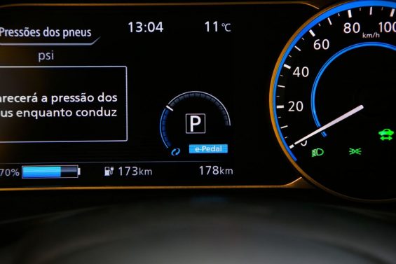 nissan leaf 2020 telas painel tft 15