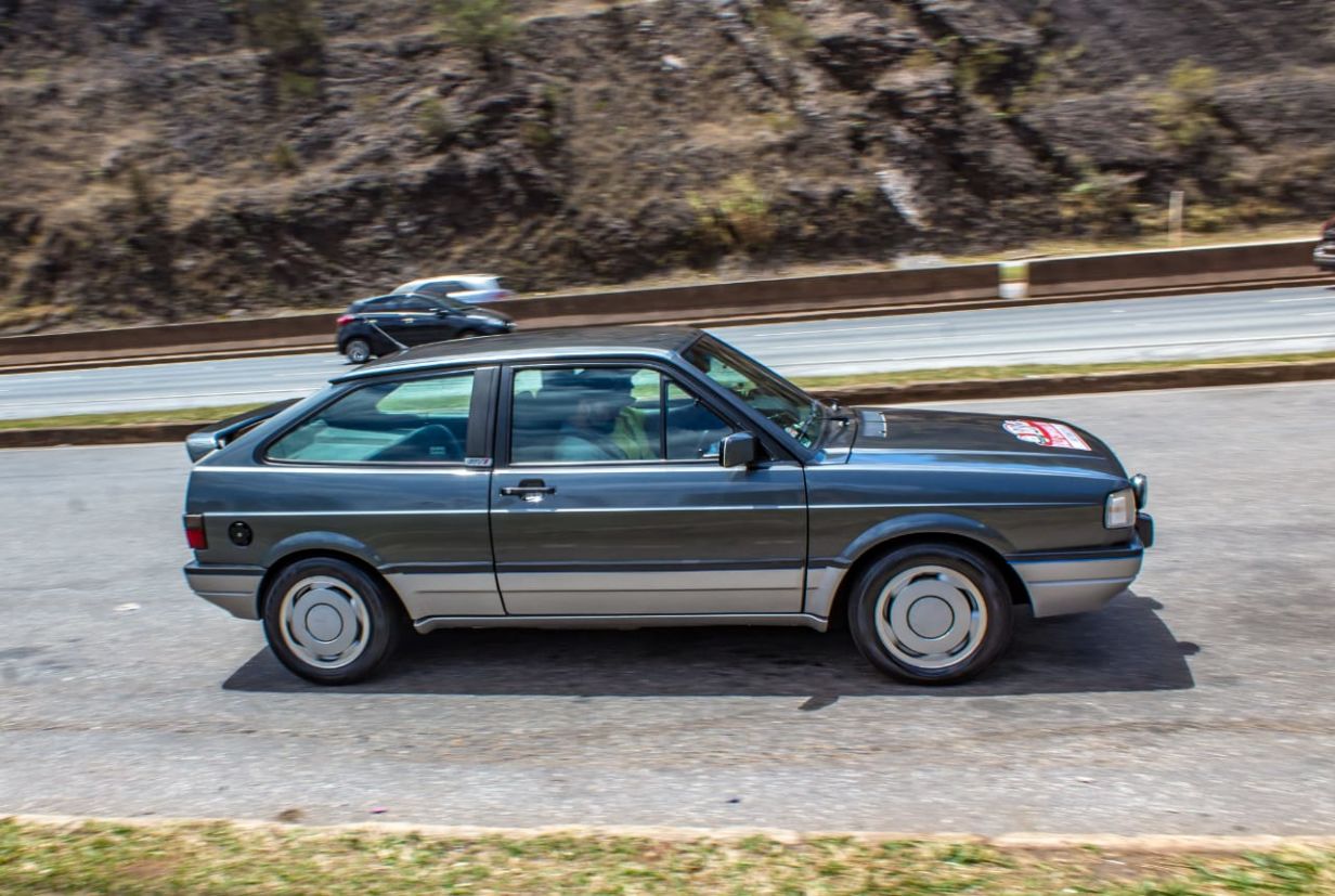 Gol quadrado turbo rebaixado com rodas 17