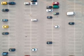 patio vazio vendas carros emplacamentos