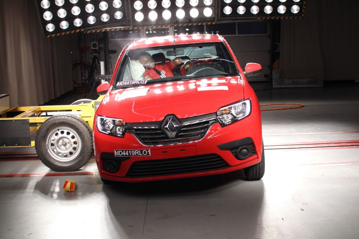 teste de impacto renault sandero e logan 23