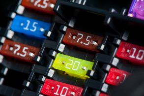 caixa fusivel carro shutterstock 1