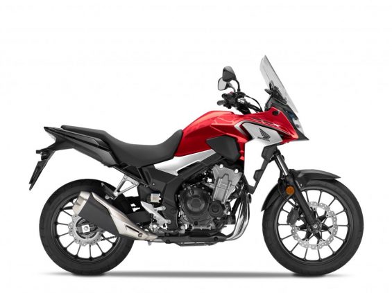 Honda CB 500X 2020 vermelha vista de perfil
