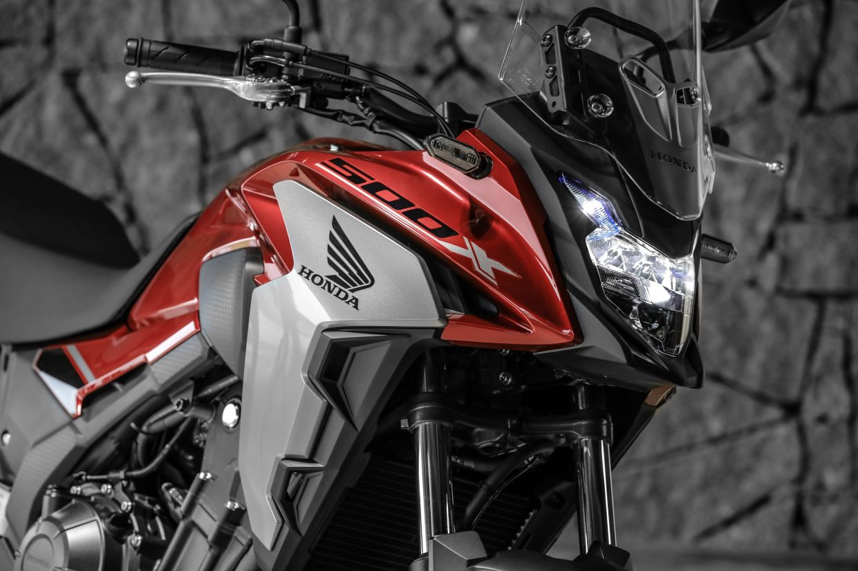 Farol da Honda CB 500X 2020