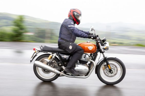 Royal Enfield Interceptor 650 laranja