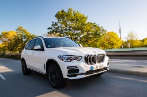 bmw x5 xdrive visto da dianteira