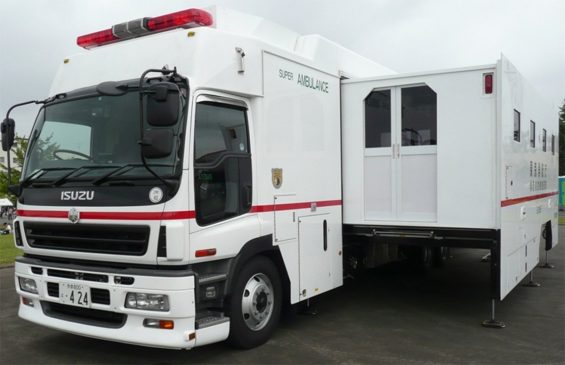 toquio super ambulancia estacionada