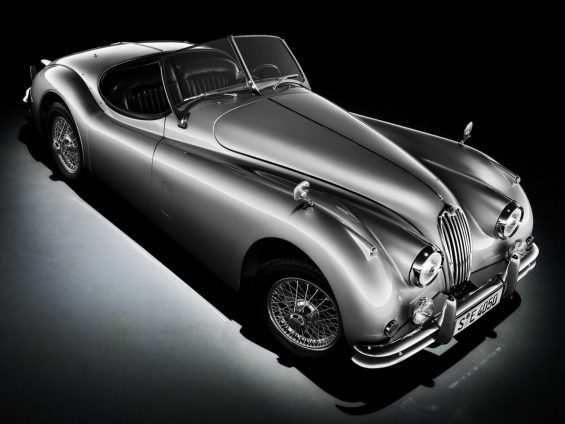 jaguar xk 120 cinza de frente