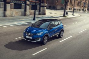novo renault kaptur captur azul em movimento russia 2021 facelift suv
